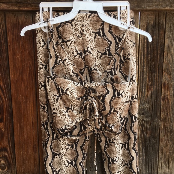 2 piece Snake Print outfit - Picture 5 of 5